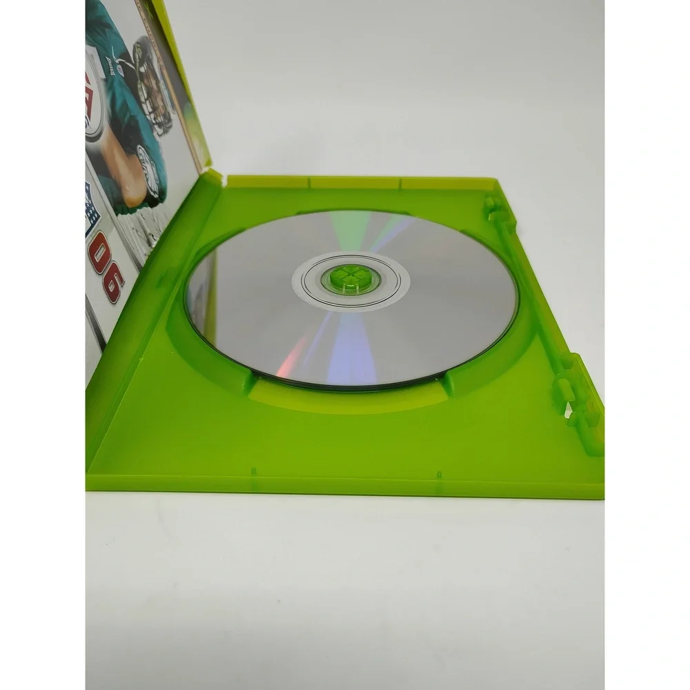 Electronic Arts Madden NFL 06 Sports Simulation Game Microsoft Xbox NTSC-U 2005